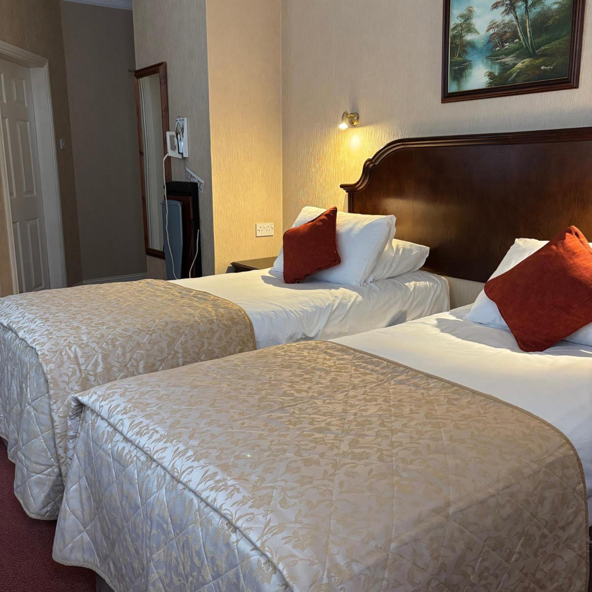 Welbeck Hotel & Apartments Дуглас Экстерьер фото